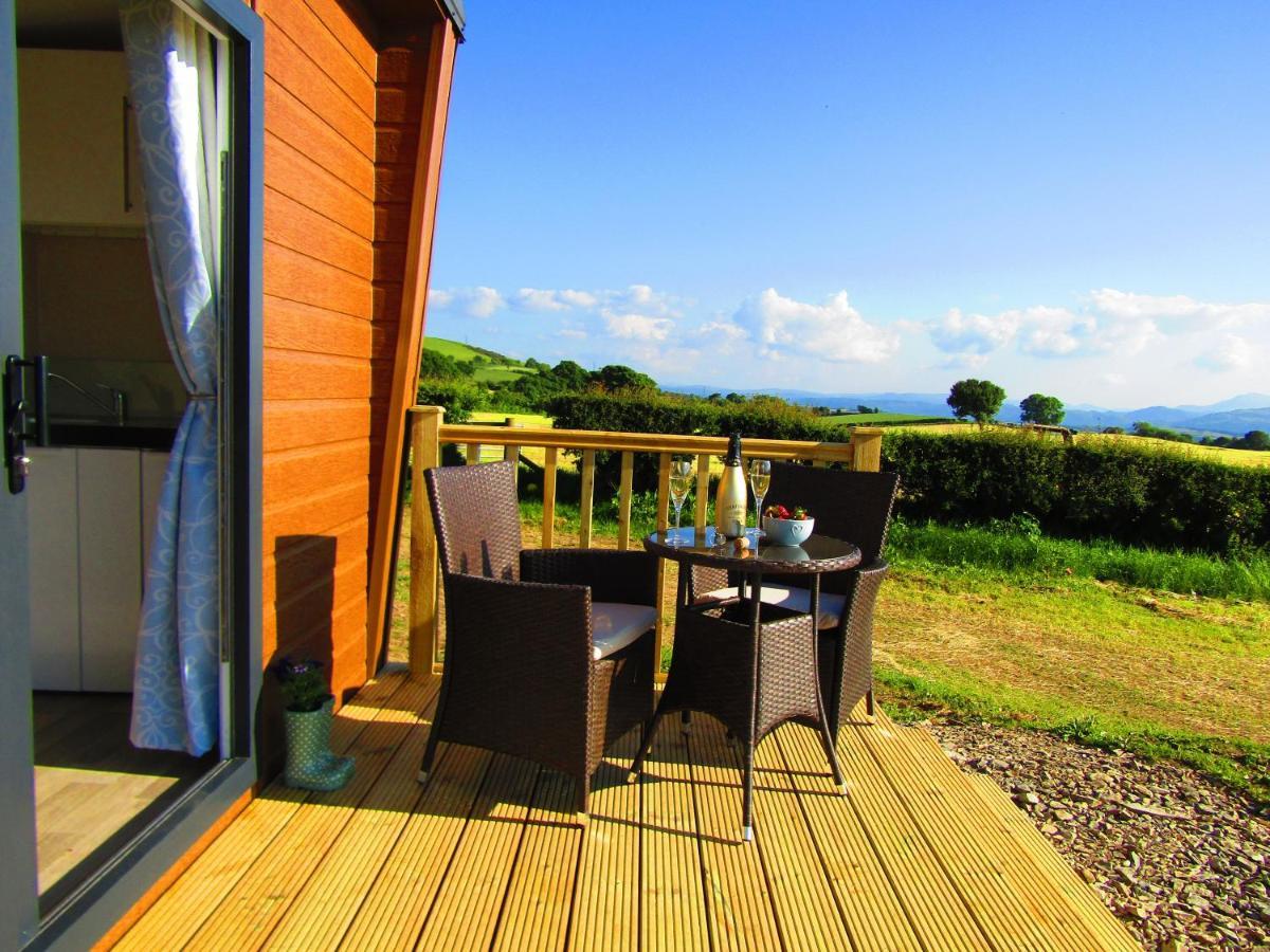 Waenfechan Glamping With Hot Tubs Colwyn Bay Exterior foto